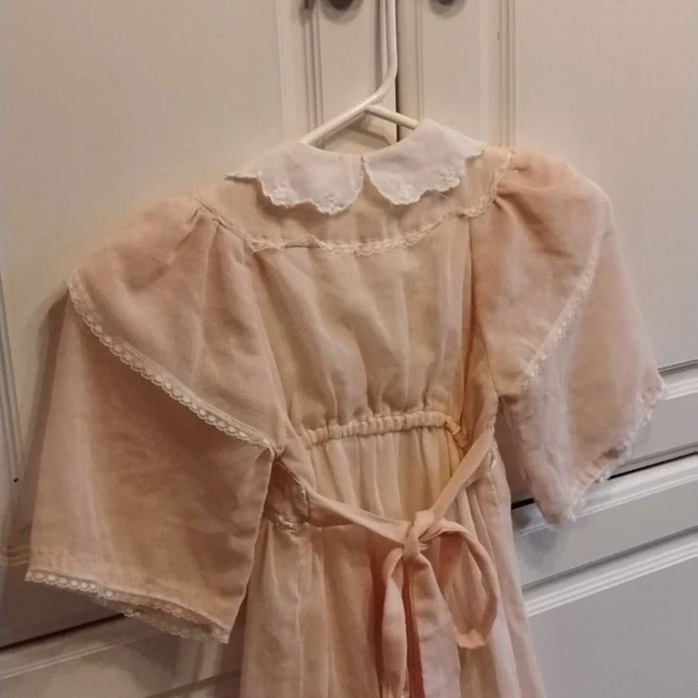 Vintage Gunne Sax 1970s Girls Peach Lace Trim Dress